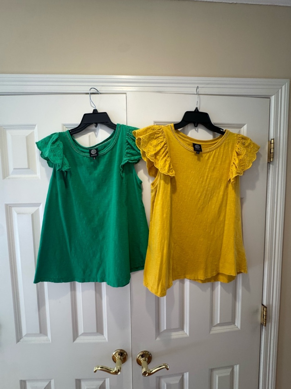 bobeau Green & Yellow Flutter Sleeve Short Sleeve Tops